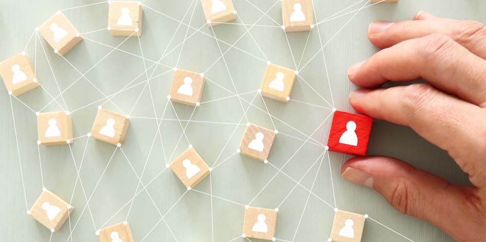 The Pros & Cons of Collaboration: Who Should Help CEOs Make Decisions?